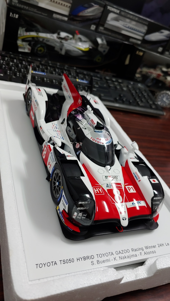 [開箱]1/18 SPARK Toyota TS050 2018