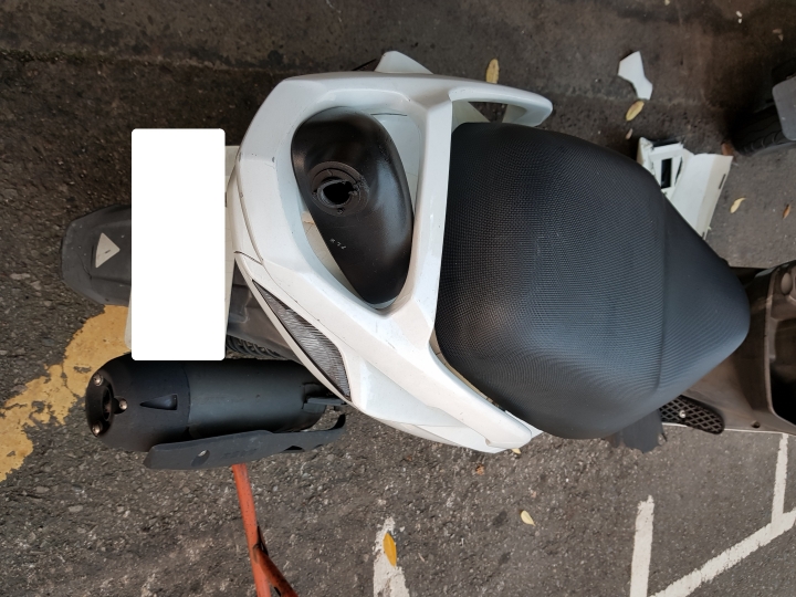 [請協助提供行車紀錄器或攝影機錄影]台中治安怎麼了!!??機車停在機車格內遭破壞