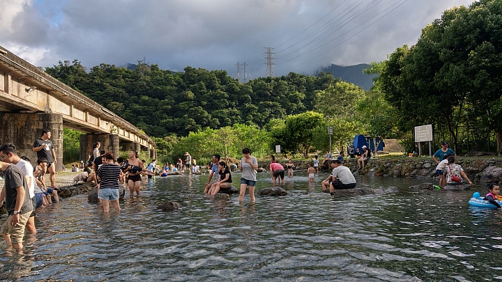 全台最低溫親子戲水勝地 東岳湧泉