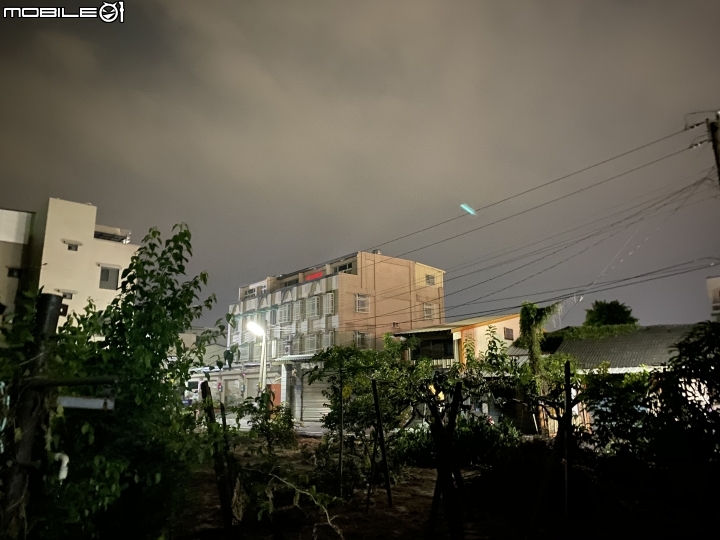 Iphone11 夜拍模式白點疑問❓
