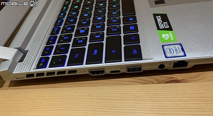 點我看大圖 <開箱> 淨白超美型 AERO 15S OLED 唯一 4K AMOLED Pantone 校色設計師專用筆電