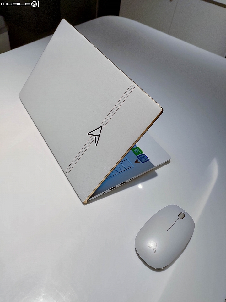 ZenBook Edition 30 白色高質感皮革精品筆電開箱