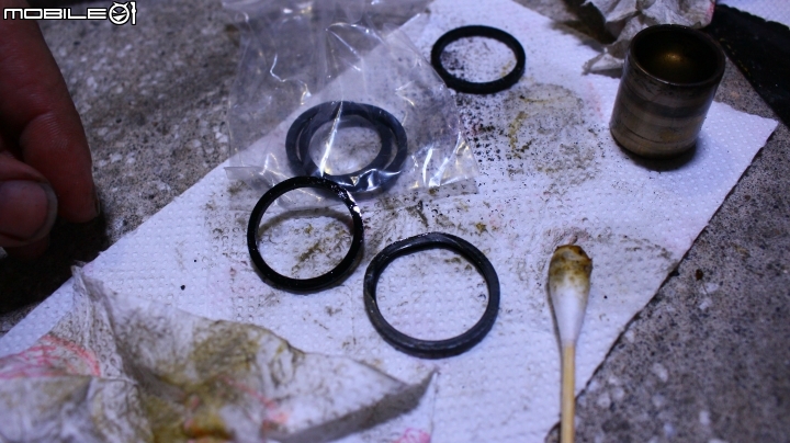[DIY] ZXR250 前倒叉漏油! 簡易分解保養圖文