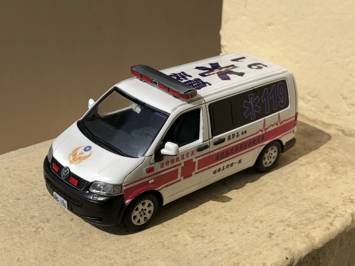 1/43 南投縣政府消防局救護車