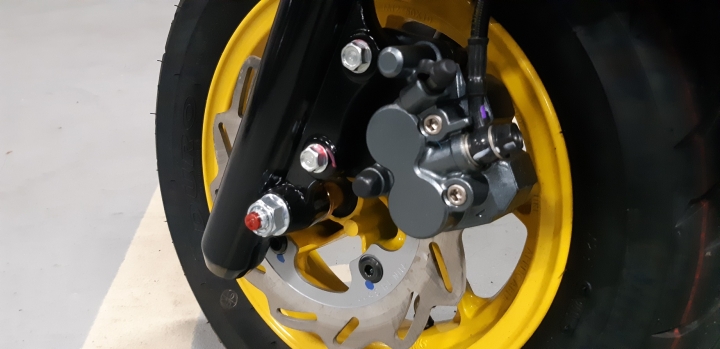 Z1 attila 雙碟CBS入手簡單開箱