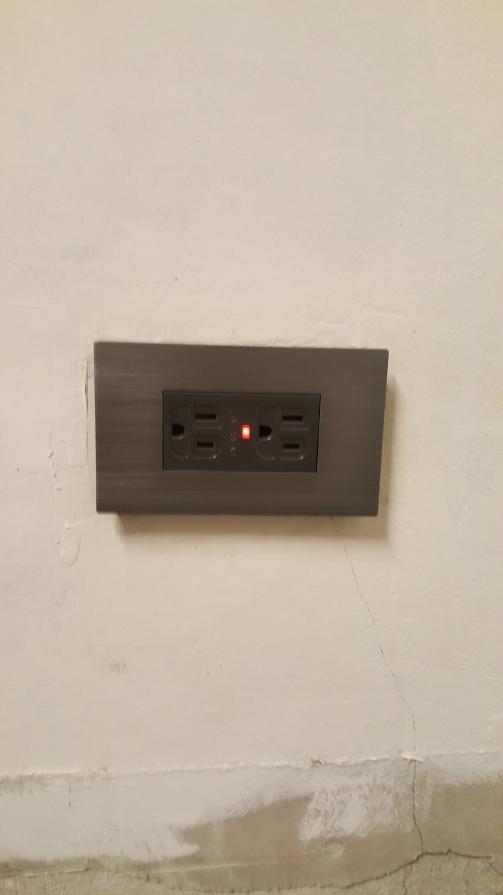 《開箱》省錢 純手工DIY 大改造房間 無印風 (其實就是買無印SUS層架而已XD)