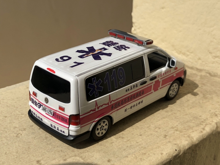 1/43 南投縣政府消防局救護車