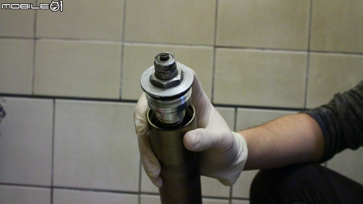 [DIY] ZXR250 前倒叉漏油! 簡易分解保養圖文