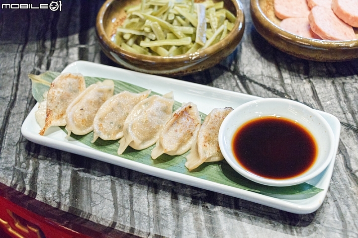 和牛牛油與重慶麻辣鍋結合的精彩美味《麻辣45》正式在台開幕！