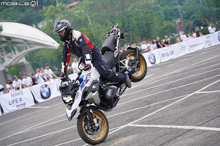 BMW Motorrad Days 2019 重機大會師！李佳薇現場演唱、R 75 二戰古董車來台！
