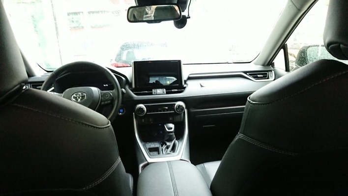連假忙賞車心得:Outlander、RAV4