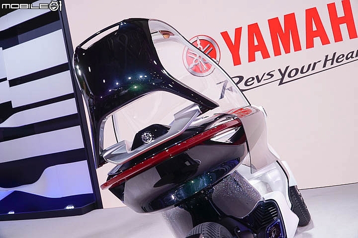 【TMS2019】YAMAHA 直系血親電動車 E01、E02 東京車展公開！MW Vision 有棚三輪傾斜電動概念車首發！