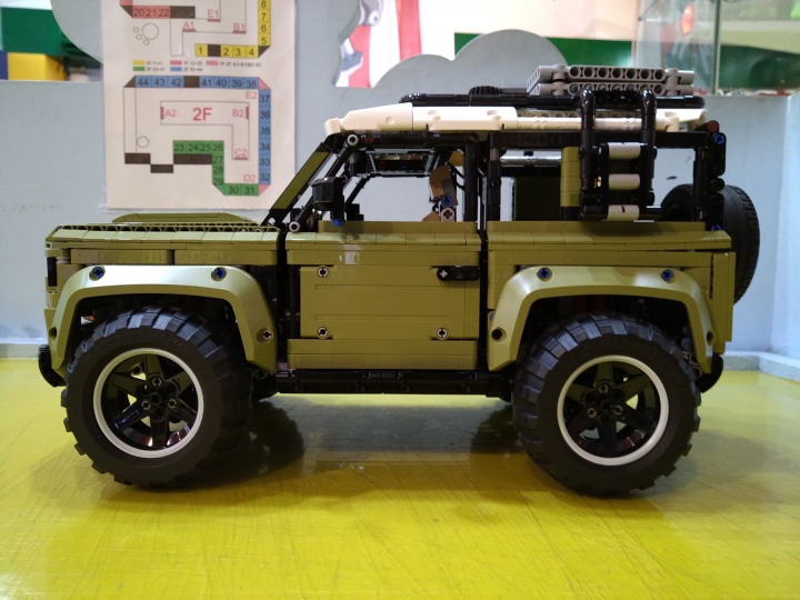 [ LEGO Technic ] 42110 Land Rover Defender 開箱