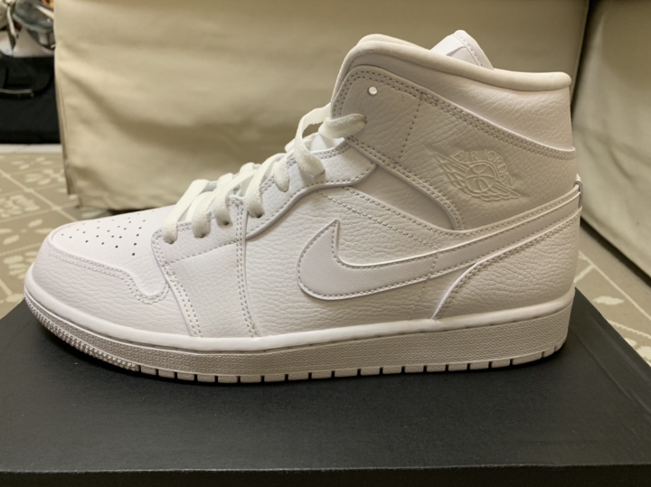 NIKE AIR JORDAN 1 MID 真假?