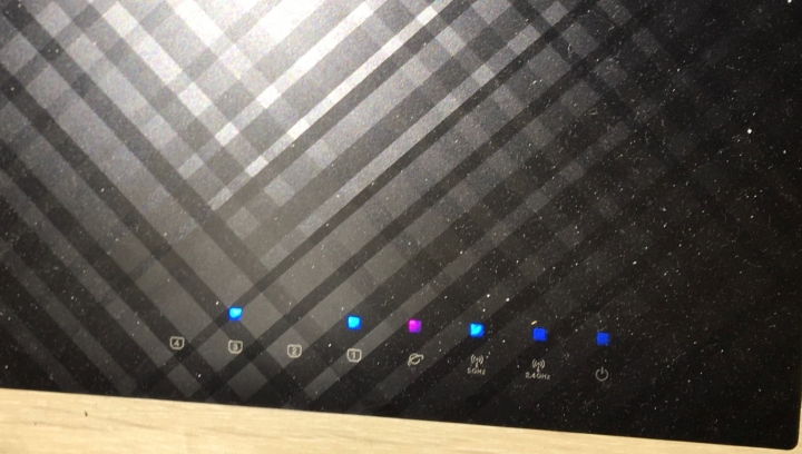 RT-AC66U+, WAN燈號亮紫燈