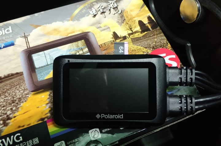 相見恨晚的好物－Polaroid MS273WG 寶麗萊小蜂鷹 夜視雙鏡行車記錄器