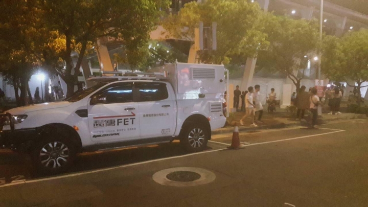 魔女們多久沒有在晚上跟老公去散步呢