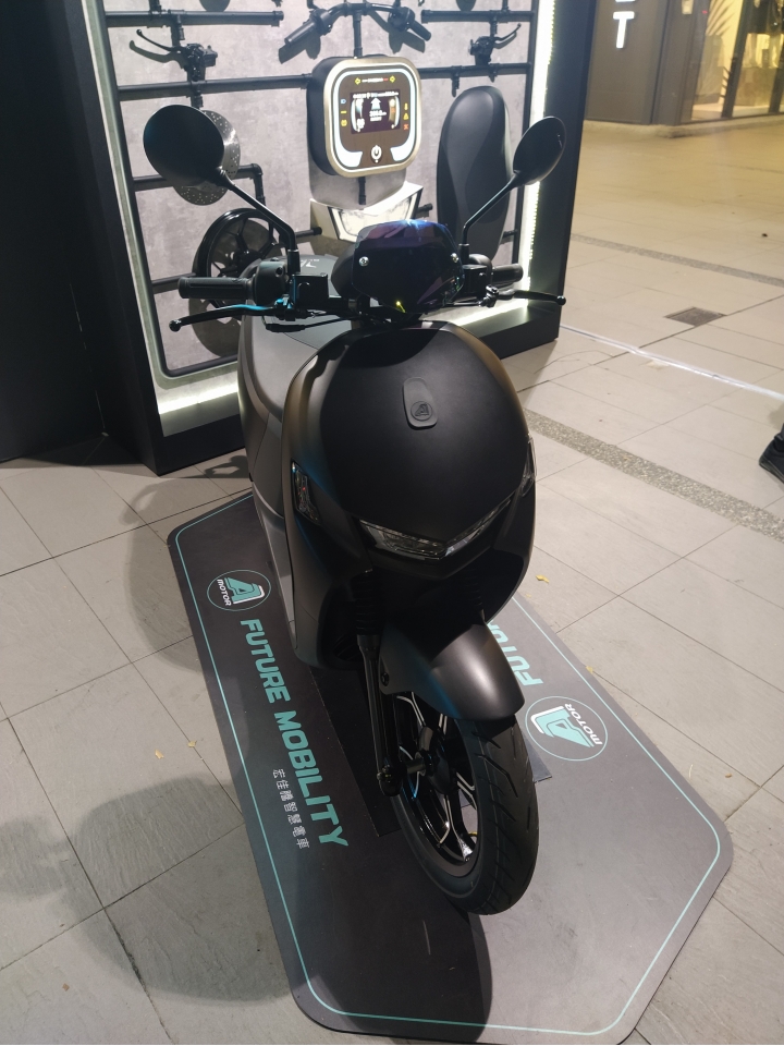 Ai-1 消光黑 實車