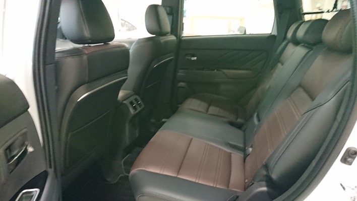 連假忙賞車心得:Outlander、RAV4