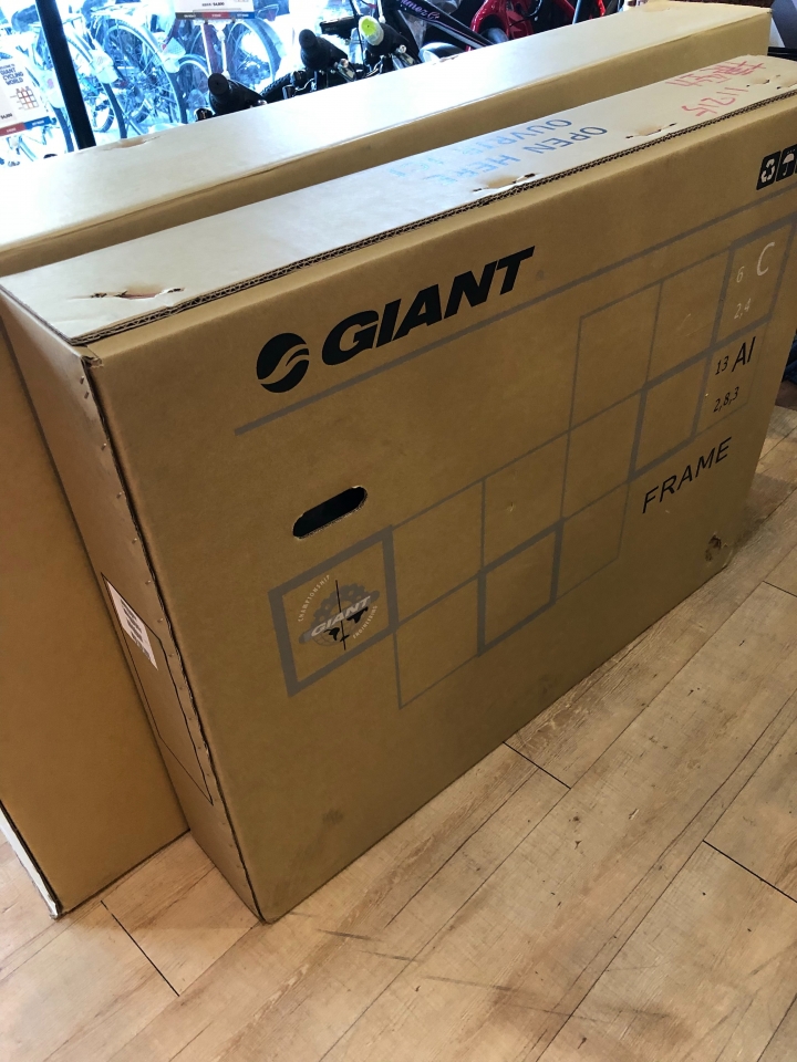【開箱】一樣的捷安特、不一樣的TCR,客製化塗裝車架組車文