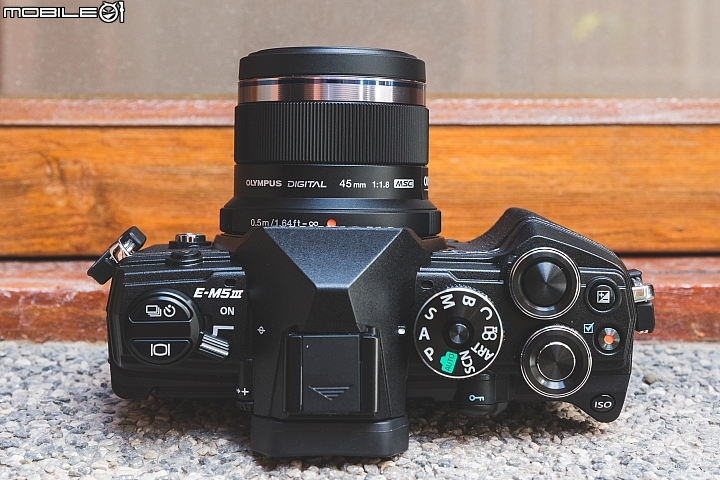 旗艦規格下放 Olympus E-M5 III 人像實拍 + 動手玩!