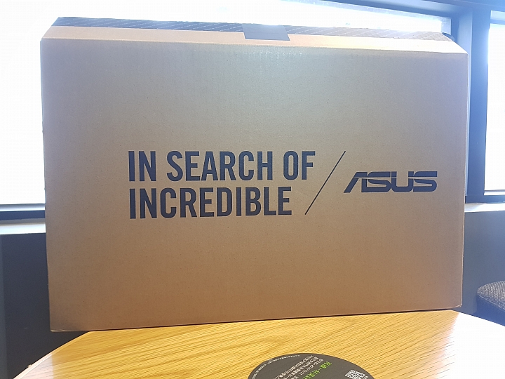 【小宅開箱】ASUS VivoBook S15 S532 上班切歌、回Line不煩惱 秘密的第二螢幕