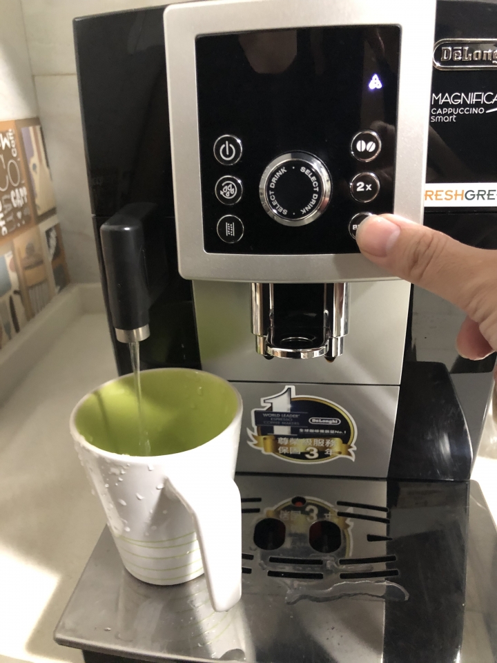 [開箱]豬隊友也能快速上手的DeLonghi迪朗奇全自動義式咖啡機【ECAM23.260.SB欣穎型】