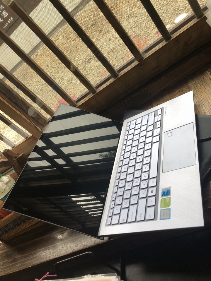 點我看大圖 ASUS Zenbook S13 UX392 x日本合掌村隨興開箱文