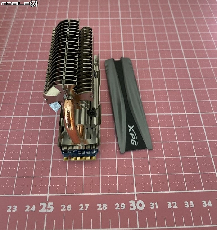 [開箱] 高熱 Gen4 SSD 救星，快睿 Frostbit M.2 熱導管散熱片