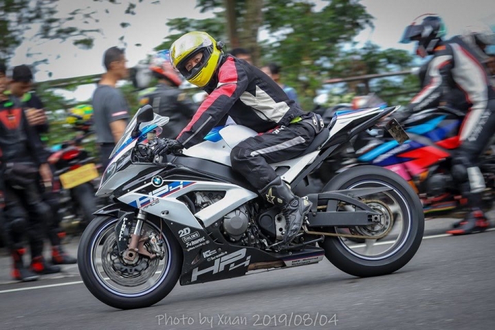 HONDA 929 變身 BMW S1000RR HP4