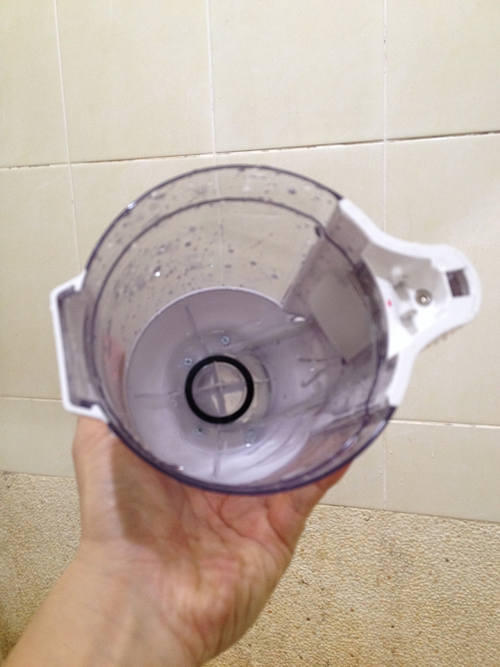 大叔家中兩大三小與《PUPPY小狗電器T10 Home無線手持吸塵器》的試用心得，左右開攻都很讚；Do Vacumming變成舉手之勞喔。