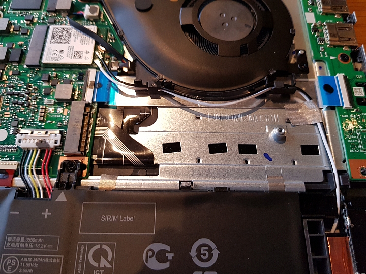 【小宅開箱】ASUS VivoBook S15 S532 上班切歌、回Line不煩惱 秘密的第二螢幕