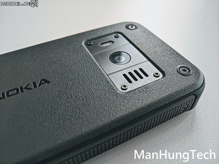 [友情轉帖] 內外俱修: Nokia 800 Tough 開箱