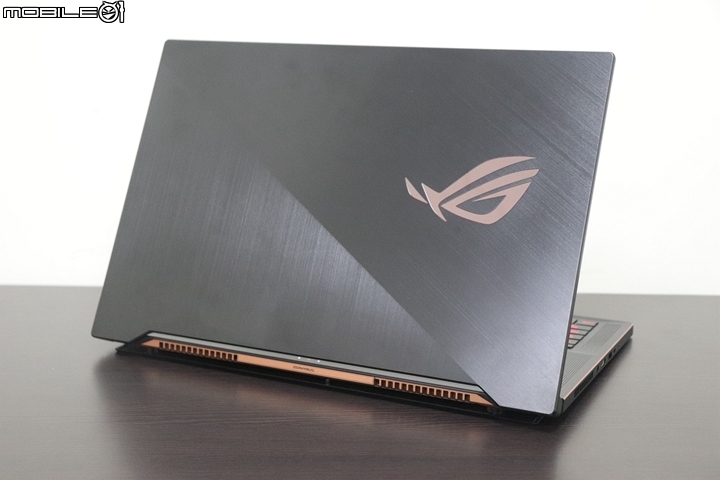 兼具PD充電實用性和效能暢玩AAA遊戲,大尺寸電競筆電ROG Zephyrus S GX701開箱心得