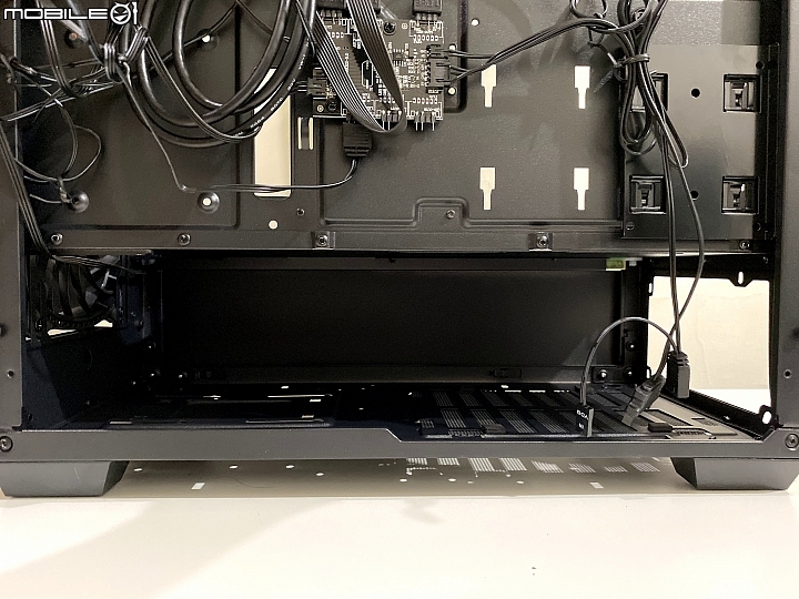 [開箱] ENERMAX 星光戰士  SF30 機殼 (圖多)