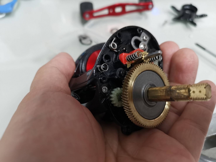 入門小烏龜 ABU bmax3拆解、更換線杯