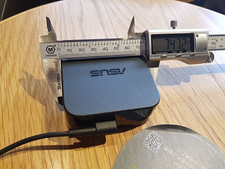 【小宅開箱】ASUS VivoBook S15 S532 上班切歌、回Line不煩惱 秘密的第二螢幕