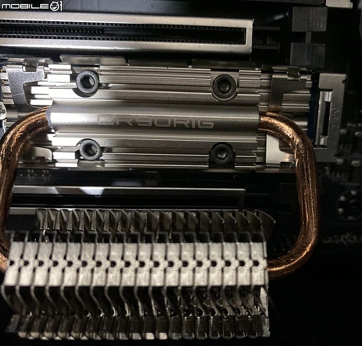 [開箱] 高熱 Gen4 SSD 救星，快睿 Frostbit M.2 熱導管散熱片