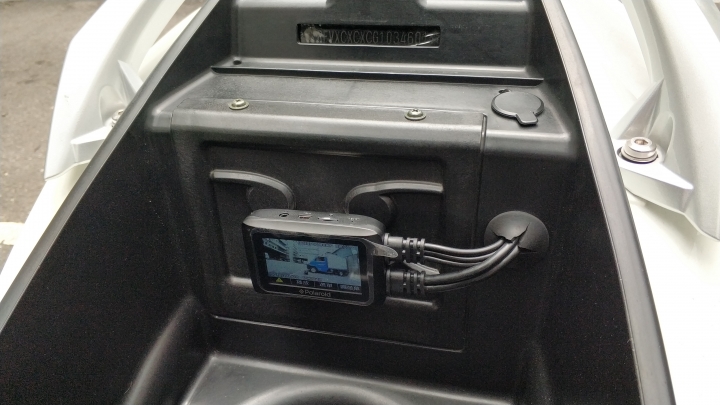 相見恨晚的好物－Polaroid MS273WG 寶麗萊小蜂鷹 夜視雙鏡行車記錄器