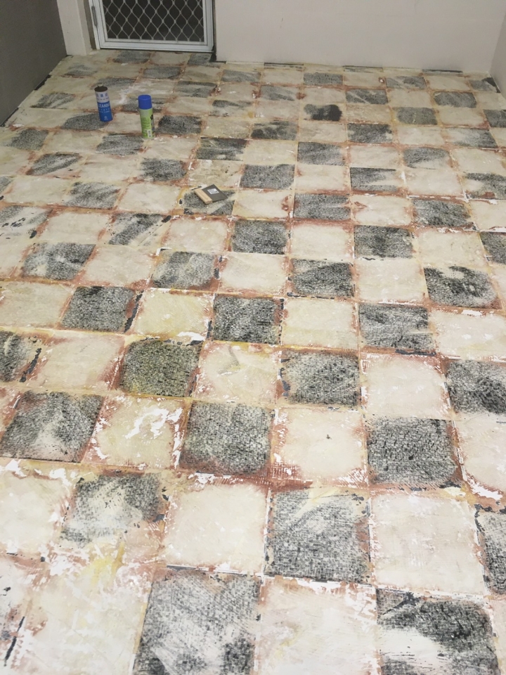 求救T^T 塑膠地墊移除後除膠