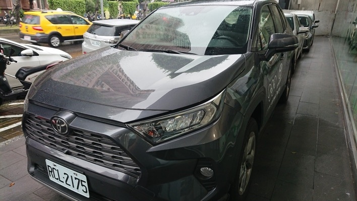 連假忙賞車心得:Outlander、RAV4
