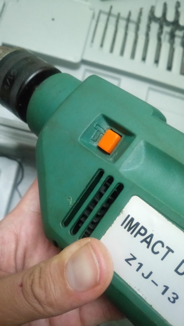 請問這一把電鑽可以鑽水泥牆嗎?