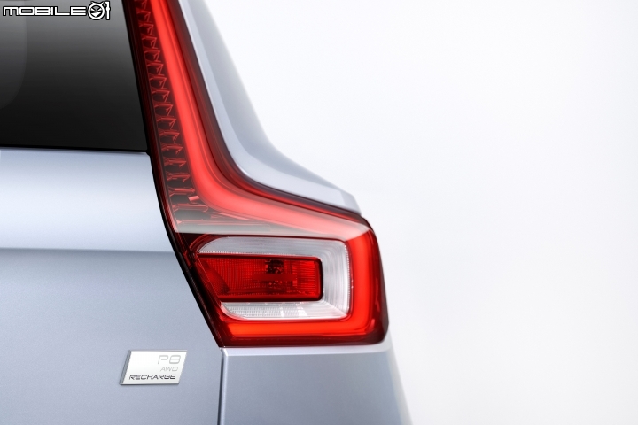 【海外新訊】Volvo推出首款純電車「XC40 Recharge」,功率408hp並具備400km以上續航里程!
