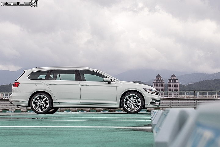 Volkswagen Passat Variant 330TSI R-line 30 Million Edition 試駕 質感配備更精進的優質旅行車