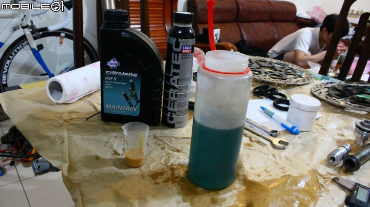 [DIY] ZXR250 前倒叉漏油! 簡易分解保養圖文