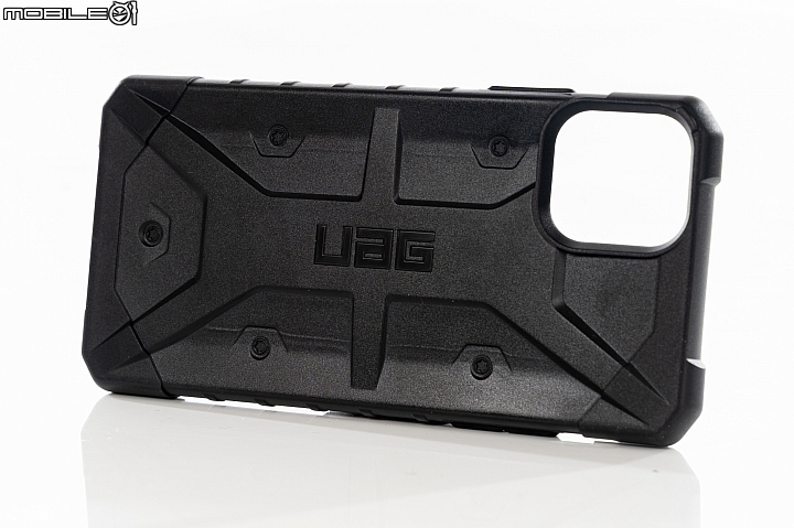 UAG iPhone 11 全系列軍規保護殼開箱 手持無懼 率性百搭