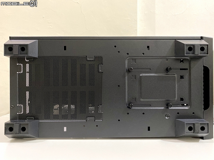 [開箱] ENERMAX 星光戰士  SF30 機殼 (圖多)