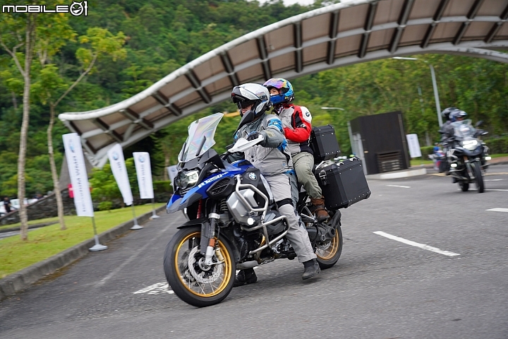 BMW Motorrad Days 2019 重機大會師！李佳薇現場演唱、R 75 二戰古董車來台！