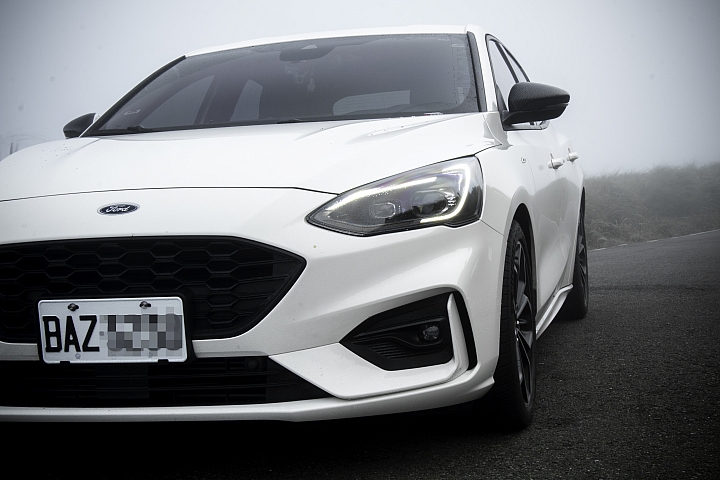 Focus MK4 改上歐洲原廠件LED轉向魚眼頭燈 Adaptive LED