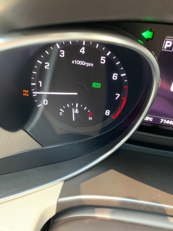 請問 Hyundai Santafe 這個故障指示燈的的意思 ?